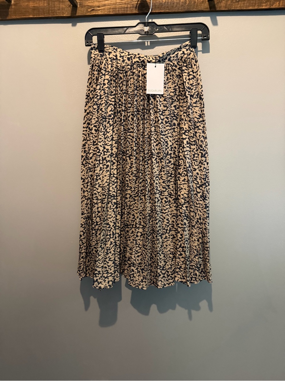 Sugarlips Beige and Black Printed Pleated Midi Skirt